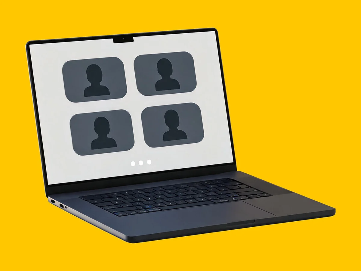 Laptop s otvorenim video pozivom