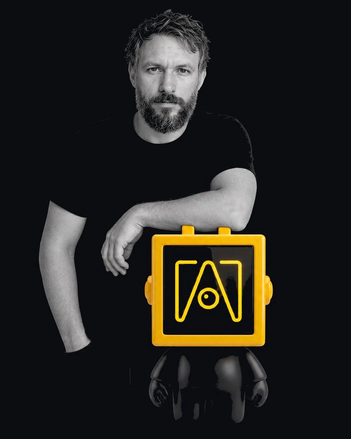 Dalibor Peković naslonjen na AmaturnBota